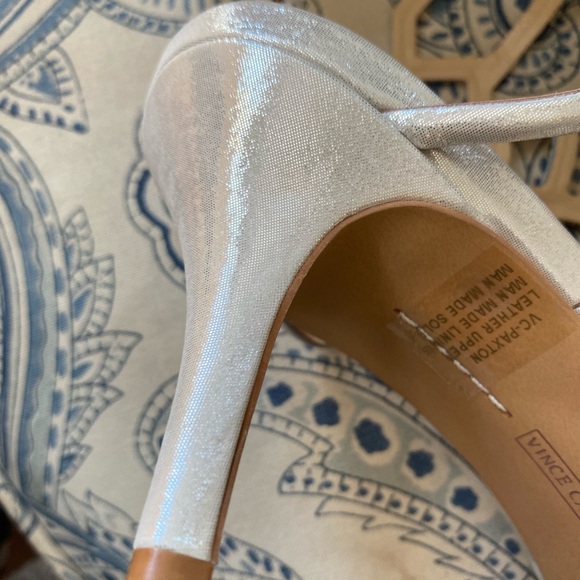 Vince Camuto strappy shoe - Picture 9 of 10